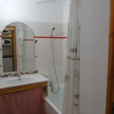Résidence Melezets - Pour 4 Personnes Mae-0954